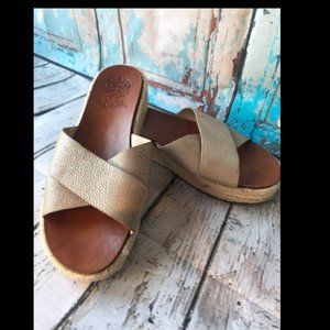 Vince Camuto platform sandals gold size 8.5
